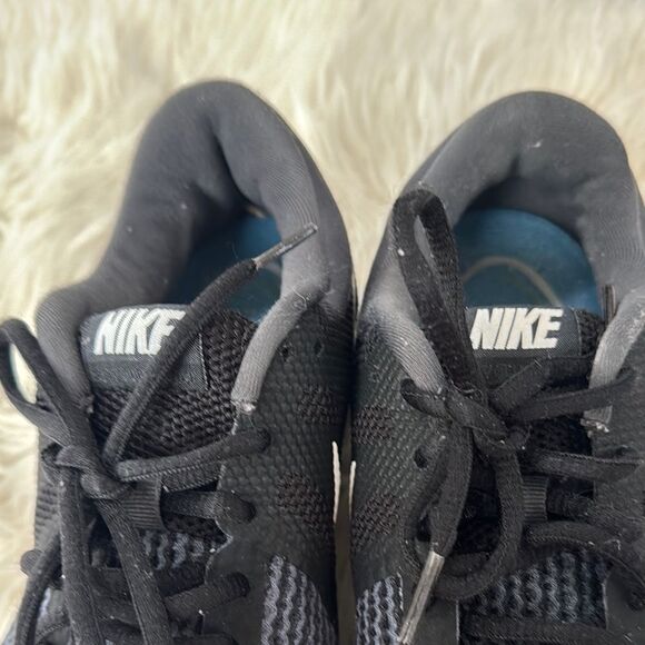 Nike Black and White Womens Mesh Sneakers Size 9 - Picture 6 of 8